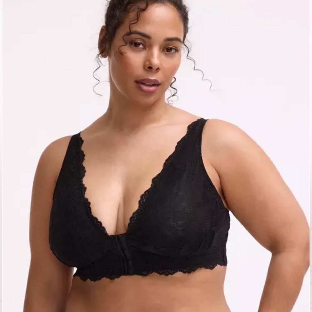 NWT Torrid Lightly Lined Emma Lace Front Close Bralette in Rich Black Size 2